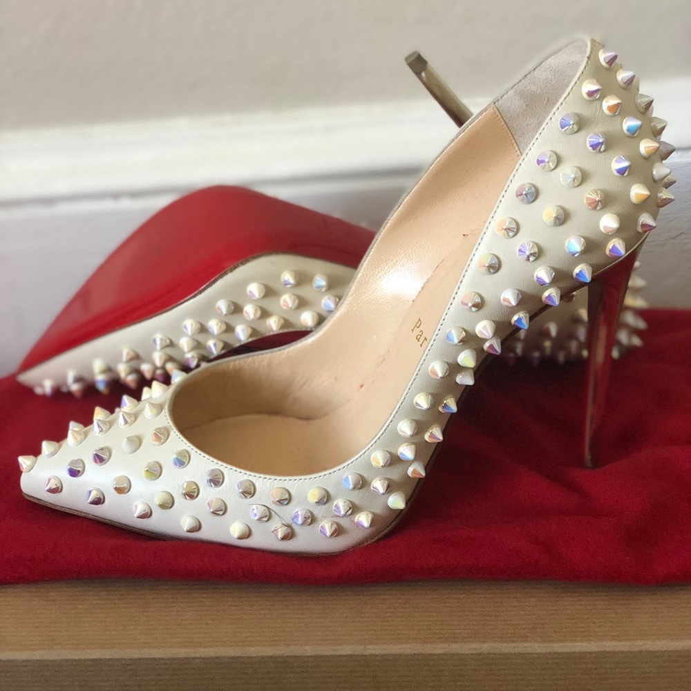 RARE NEVER WORN Pearl Spiked Pigalle